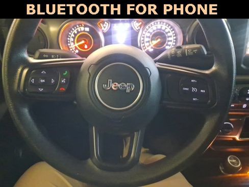 Used 2022 Jeep Wrangler Sport image 11