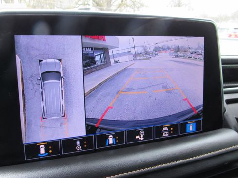 Used 2021 GMC Yukon XL AT4 w/ AT4 Premium Package image 27