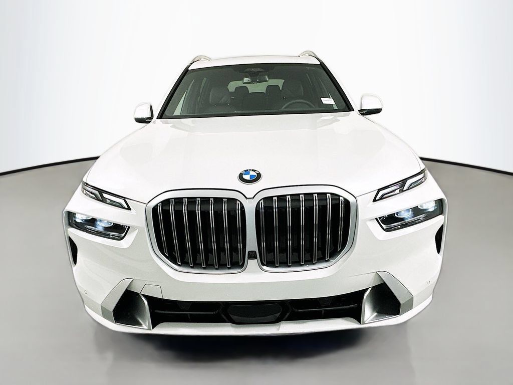 Used 2026 BMW X7 xDrive40i AWD/4WD image 2