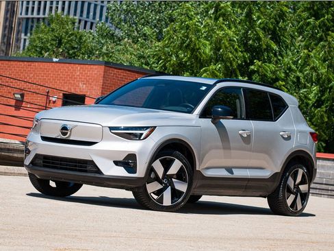 Certified 2023 Volvo XC40 Recharge Ultimate AWD/4WD image 1