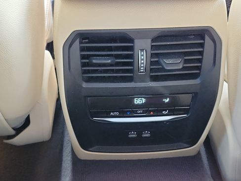 Used 2022 BMW 430i Convertible image 8