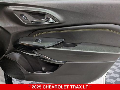 Used 2025 Chevrolet Trax LT w/ Driver Confidence Package FWD image 32