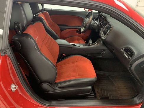 Used 2016 Dodge Challenger SRT Hellcat image 21
