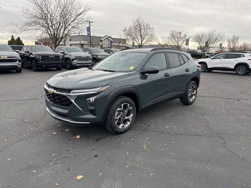 New 2026 Chevrolet Trax LT w/ Driver Confidence Package image 3