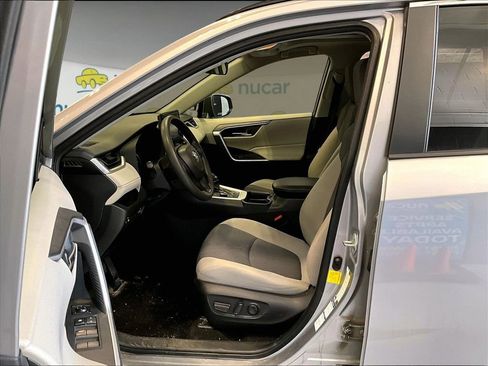 Used 2019 Toyota RAV4 XLE w/ Convenience Package image 11