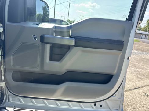 Used 2019 Ford F150 XLT w/ Equipment Group 302A Luxury RWD image 14