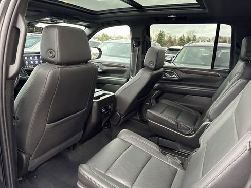 Used 2021 Chevrolet Suburban LT w/ LT Signature Package AWD/4WD image 21