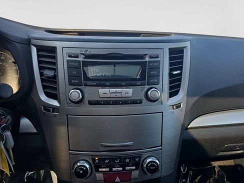Used 2013 Subaru Outback 2.5i Premium AWD/4WD image 15