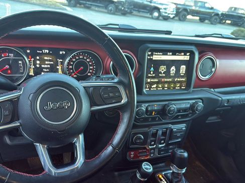 Used 2022 Jeep Wrangler Rubicon w/ Cold Weather Group image 9