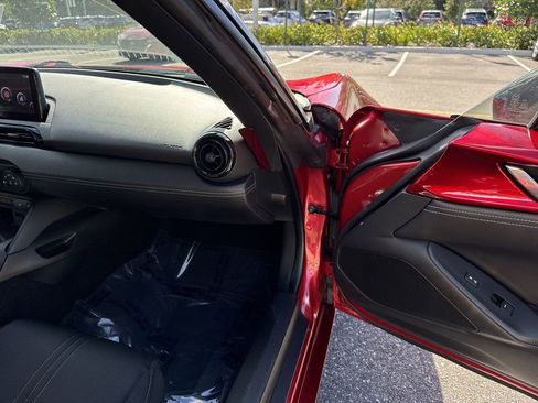 Used 2021 MAZDA MX-5 Miata Club image 18