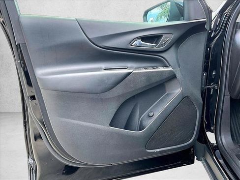 Used 2022 Chevrolet Equinox LT FWD image 18