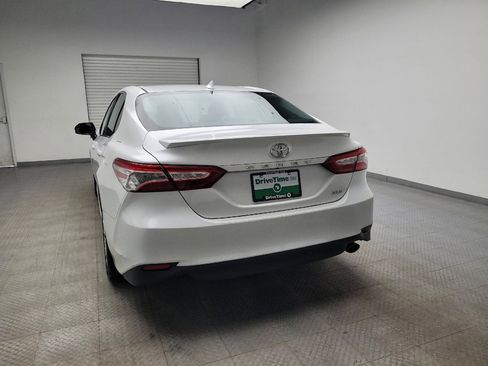 Used 2019 Toyota Camry XLE image 6