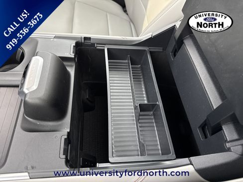 Used 2025 Ford Expedition Active image 32