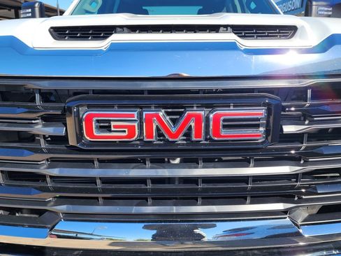 New 2026 GMC Sierra 2500 Pro w/ Convenience Package image 9