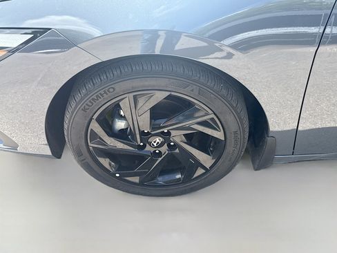 Certified 2026 Hyundai Elantra Sport FWD image 33