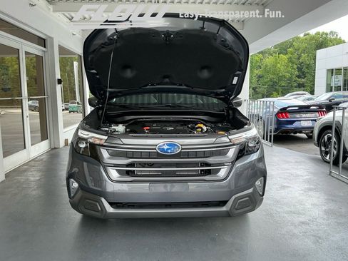 Used 2025 Subaru Forester Premium image 16
