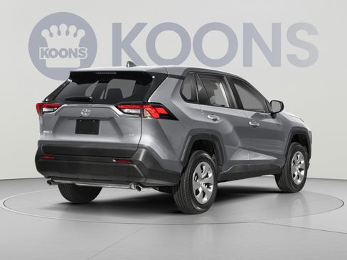 Used 2025 Toyota RAV4 LE AWD/4WD image 2