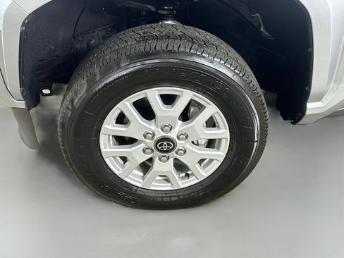 Used 2024 Toyota Tacoma SR5 AWD/4WD image 8