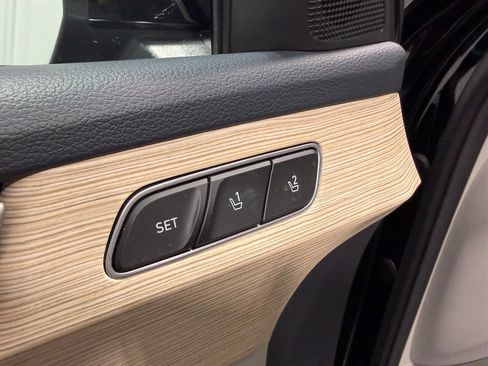 Used 2025 Hyundai Palisade Limited image 28