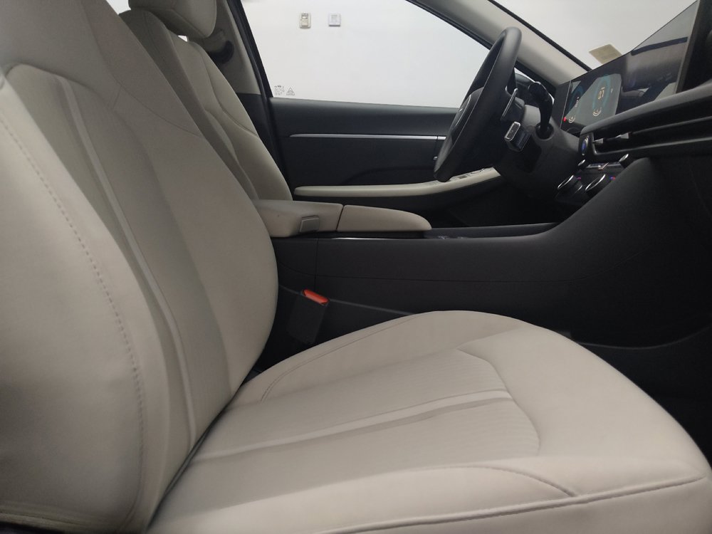 Used 2025 Hyundai Sonata SEL FWD image 21