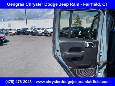 Certified 2025 Jeep Gladiator Mojave w/ Safety Group AWD/4WD image 32