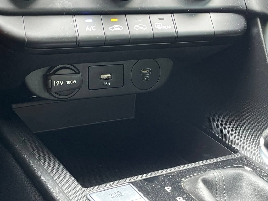 Used 2025 Hyundai Elantra SE FWD image 19