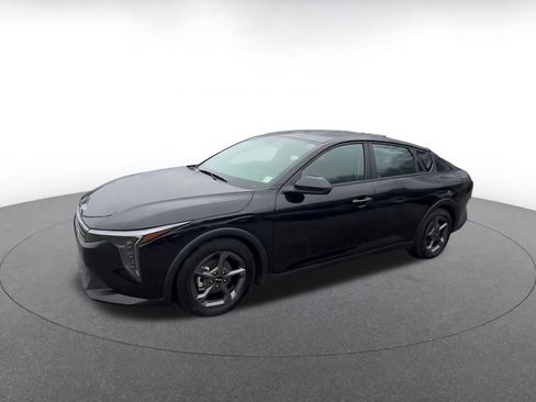 Used 2025 Kia K4 LXS image 8