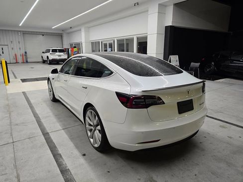 Used 2019 Tesla Model 3 Performance image 4