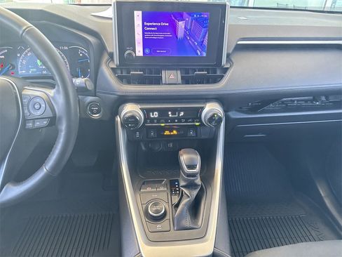 Used 2024 Toyota RAV4 SE image 14