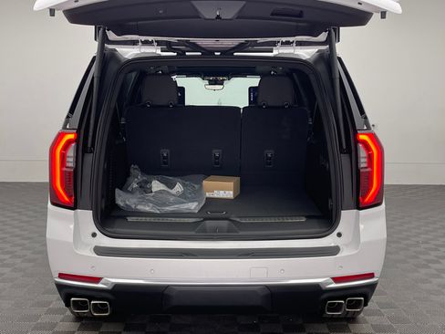 New 2026 GMC Yukon XL Denali w/ Denali Reserve Package AWD/4WD image 14