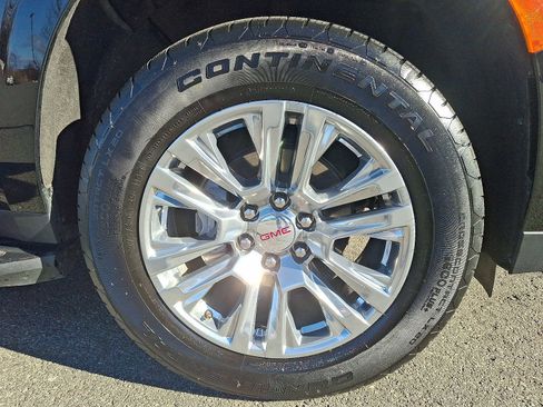 Used 2024 GMC Yukon Denali image 8