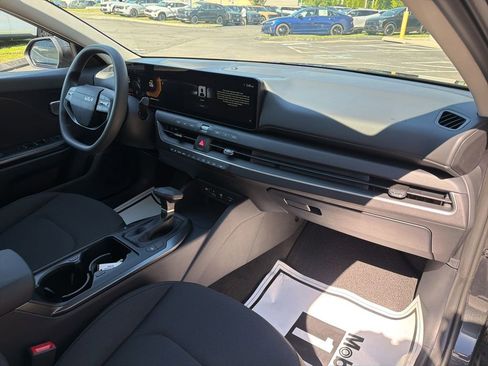 New 2026 Kia K4 FWD image 12