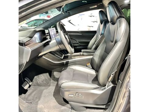 Used 2024 Tesla Model X image 19