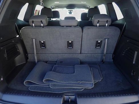 Used 2025 GMC Acadia Elevation image 8