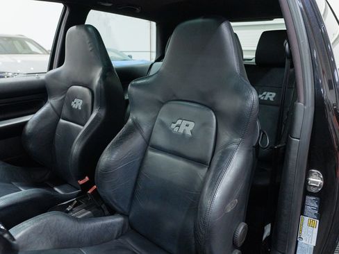 Used 2004 Volkswagen R32 AWD/4WD image 23