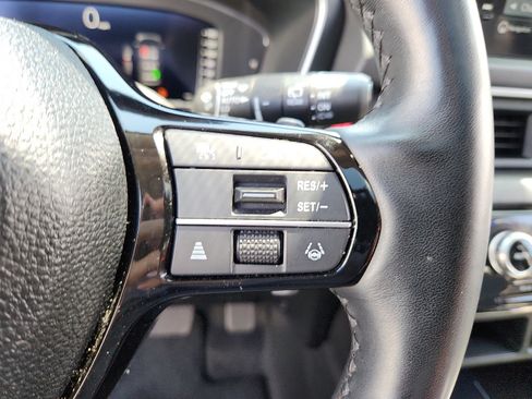 Used 2023 Honda Pilot Elite image 23