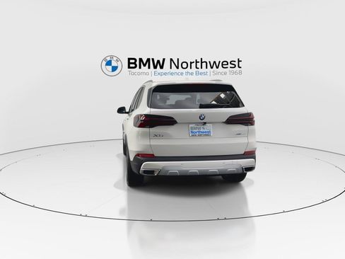 New 2026 BMW X5 xDrive40i AWD/4WD image 13