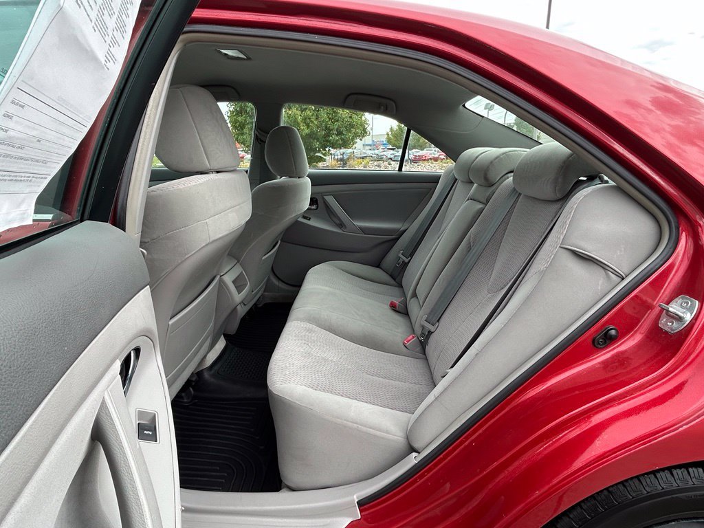 Used 2011 Toyota Camry LE FWD image 25