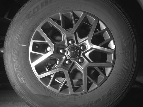 Used 2025 Jeep Wrangler Sahara image 15