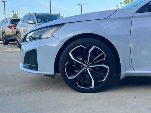 Used 2024 Nissan Altima 2.5 SR w/ SR Premium Package FWD image 8
