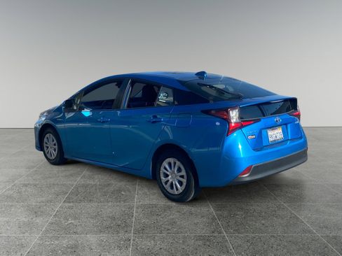 Used 2022 Toyota Prius LE image 3