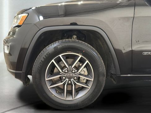 Used 2021 Jeep Grand Cherokee Limited AWD/4WD image 16