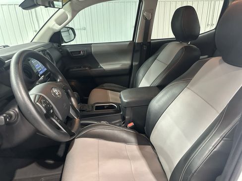 Used 2023 Toyota Tacoma SR AWD/4WD image 19