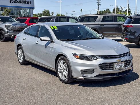 Used 2018 Chevrolet Malibu LT FWD image 5