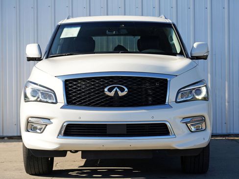 Used 2017 INFINITI QX80 4WD w/ Driver Assistance Package image 6