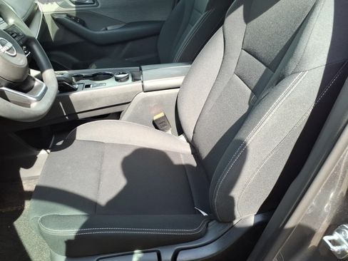 Used 2023 Nissan Rogue S AWD/4WD image 9