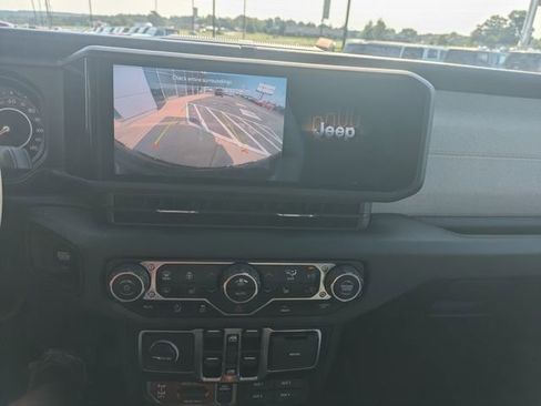 Certified 2024 Jeep Wrangler Willys image 17