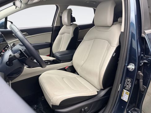 Used 2023 Kia Sportage EX image 11