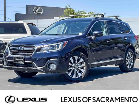 Used 2018 Subaru Outback 3.6R Touring w/ Popular Package #3 AWD/4WD image 1