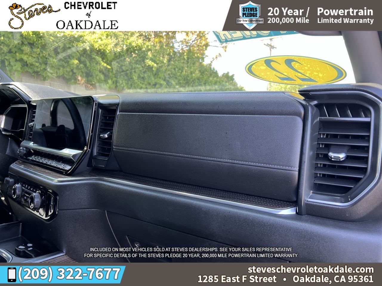 Used 2022 Chevrolet Silverado 1500 LT w/ Z71 Off-Road Package AWD/4WD image 32